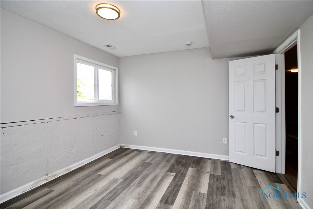 6182 Old Farm Court