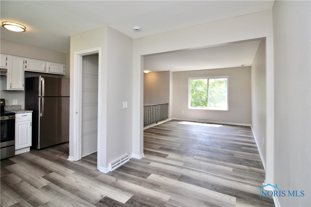 6182 Old Farm Court