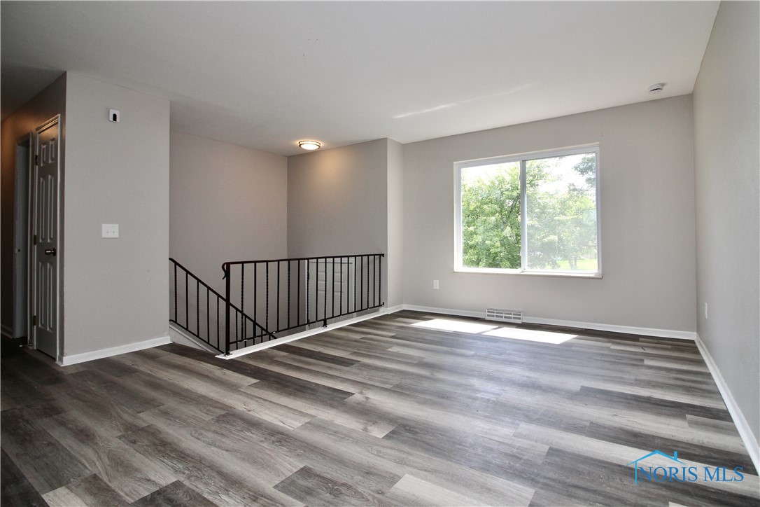 6182 Old Farm Court
