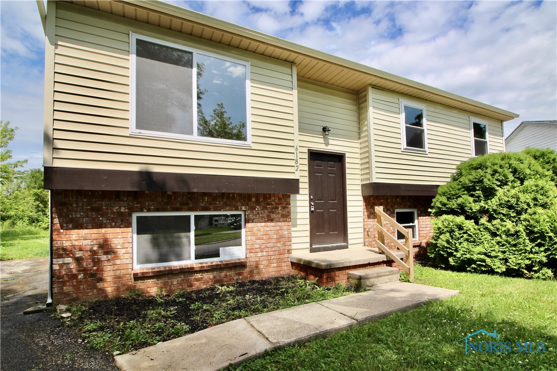6182 Old Farm Court
