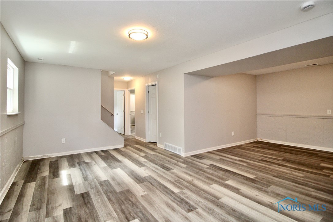 6182 Old Farm Court