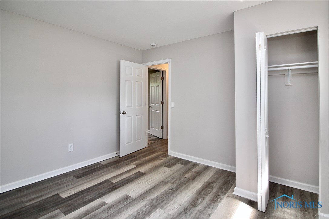 6182 Old Farm Court