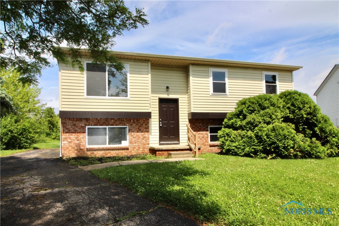 6182 Old Farm Court