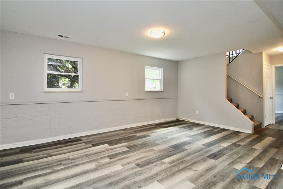 6182 Old Farm Court