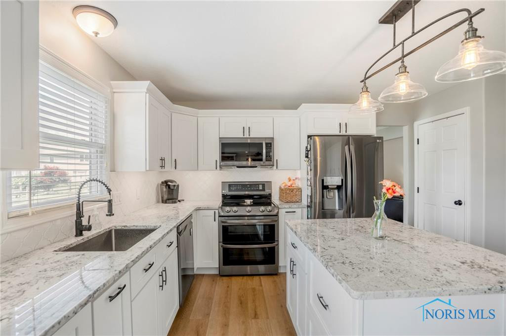 2838 Long View Drive