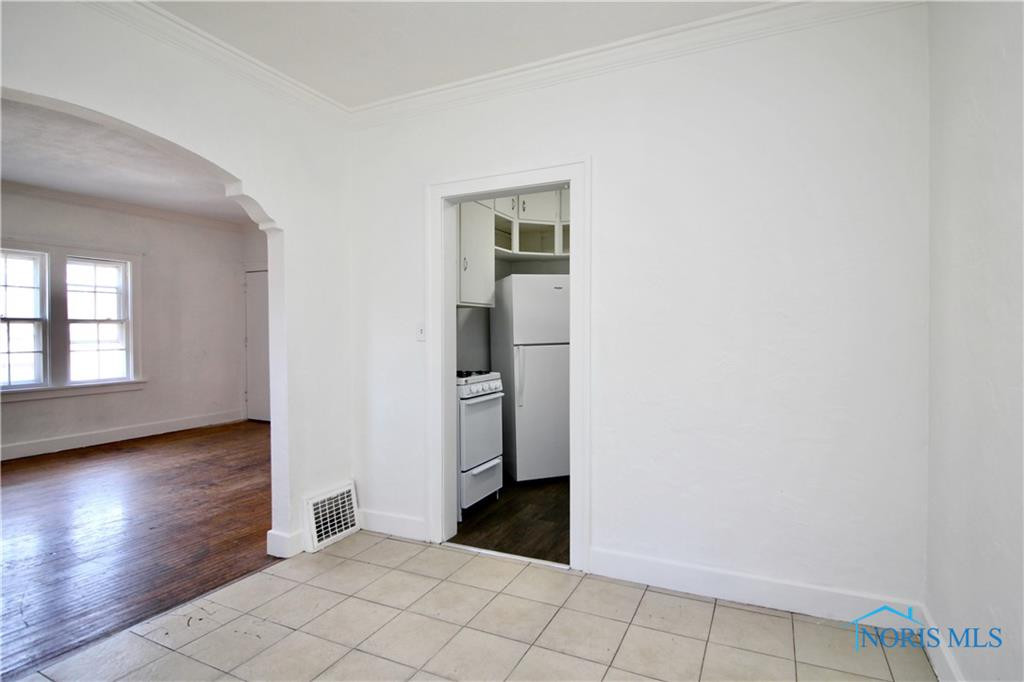 2547 Greenway Street