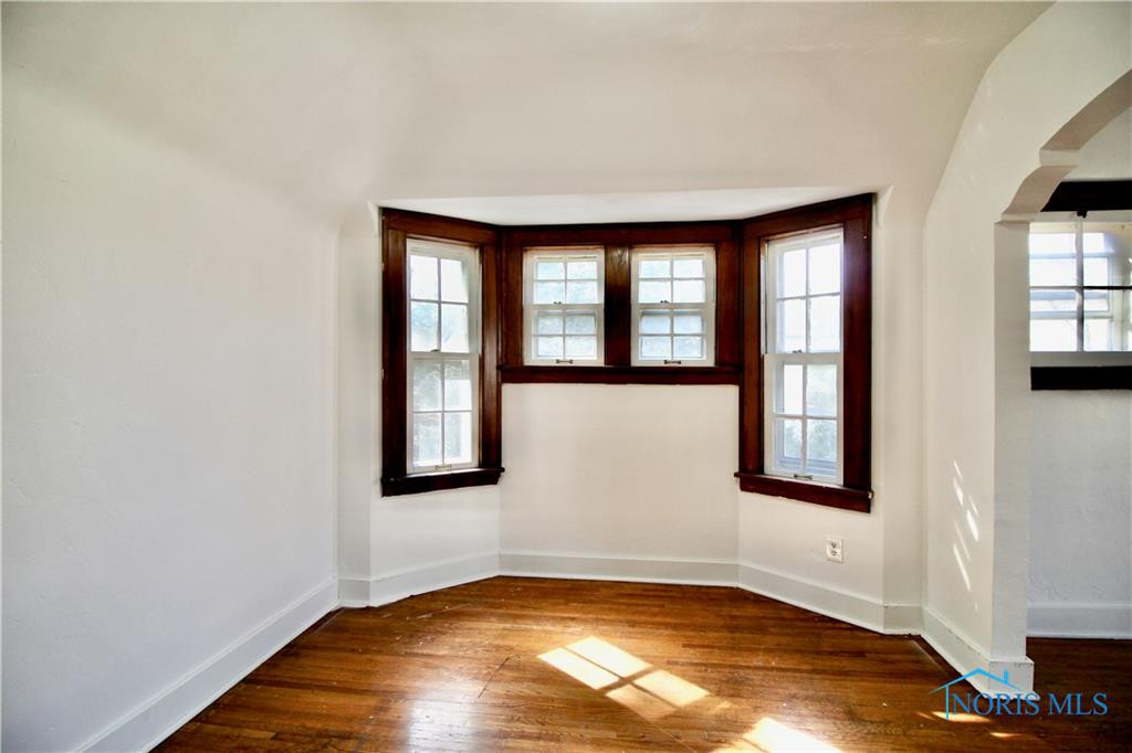 2547 Greenway Street