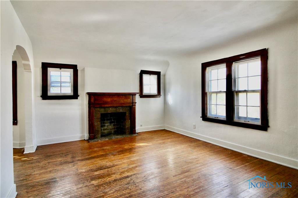 2547 Greenway Street