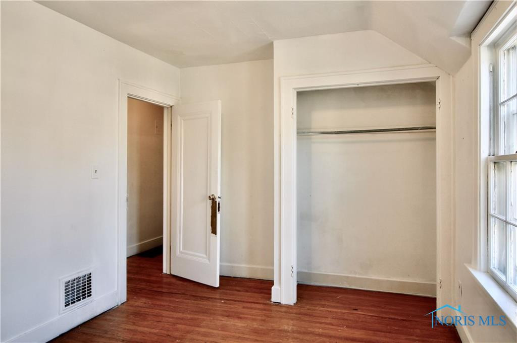 2547 Greenway Street