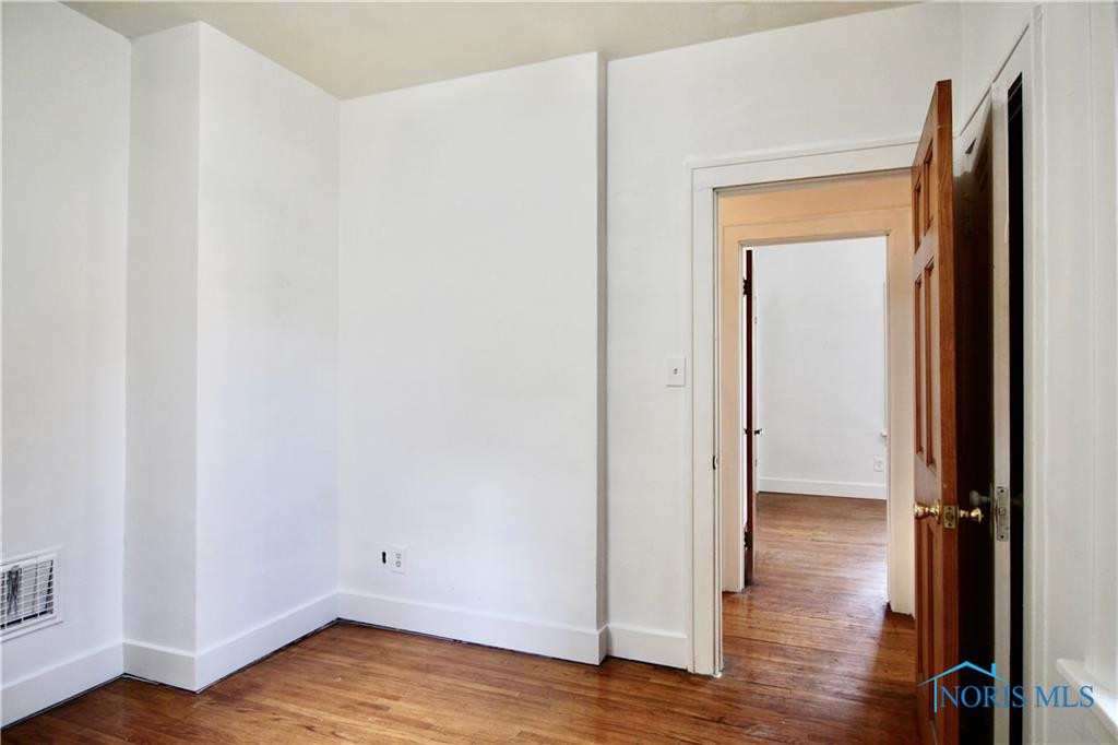 2547 Greenway Street