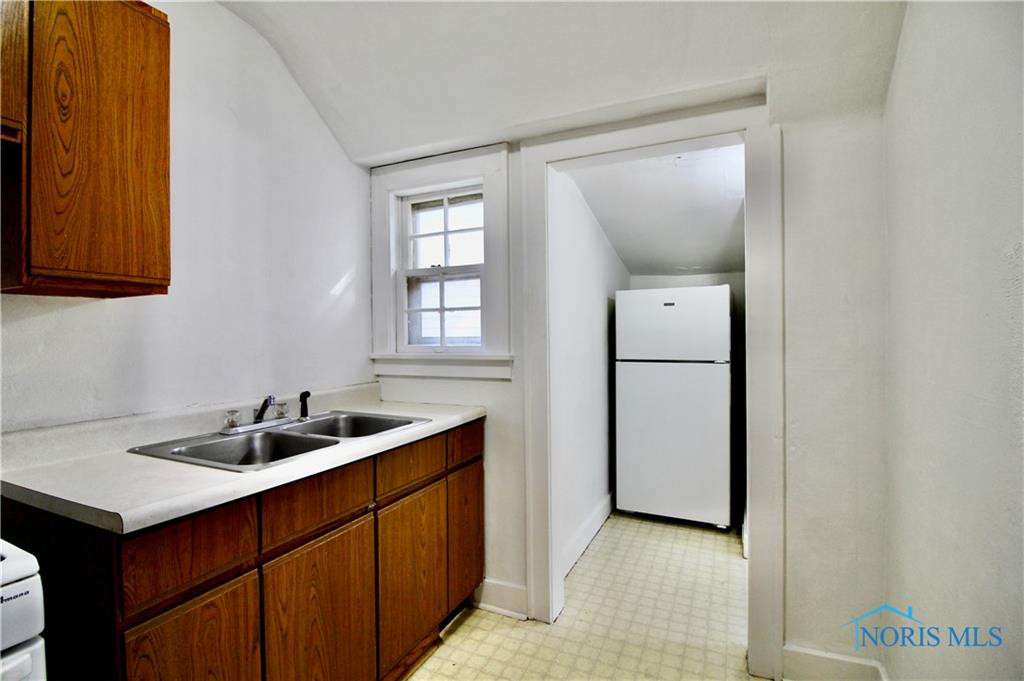 2547 Greenway Street