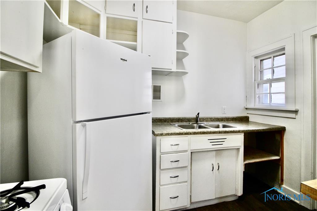 2547 Greenway Street