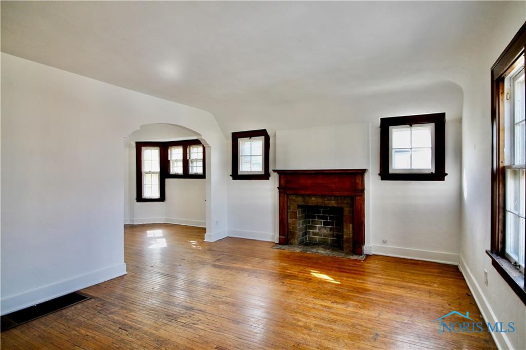 2547 Greenway Street