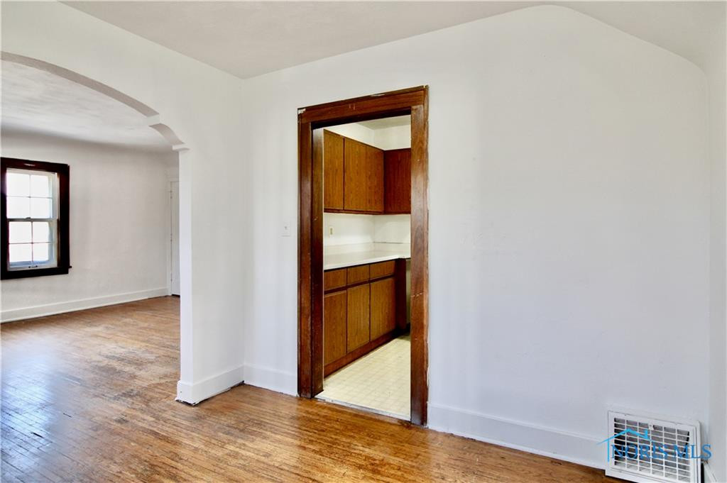 2547 Greenway Street