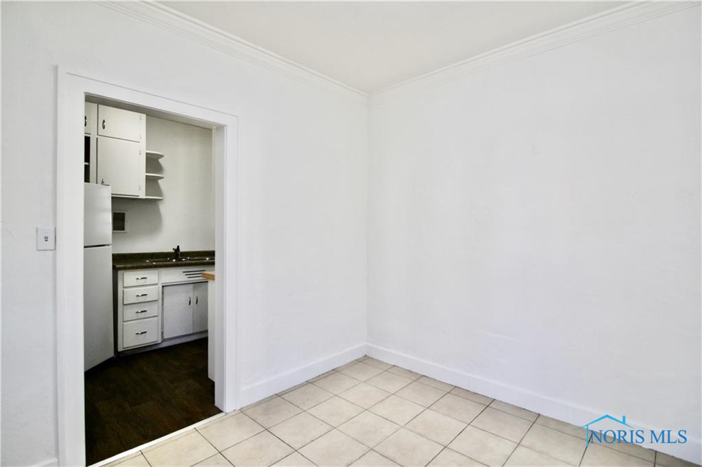 2547 Greenway Street