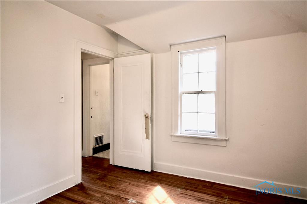 2547 Greenway Street