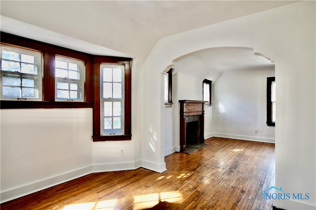 2547 Greenway Street