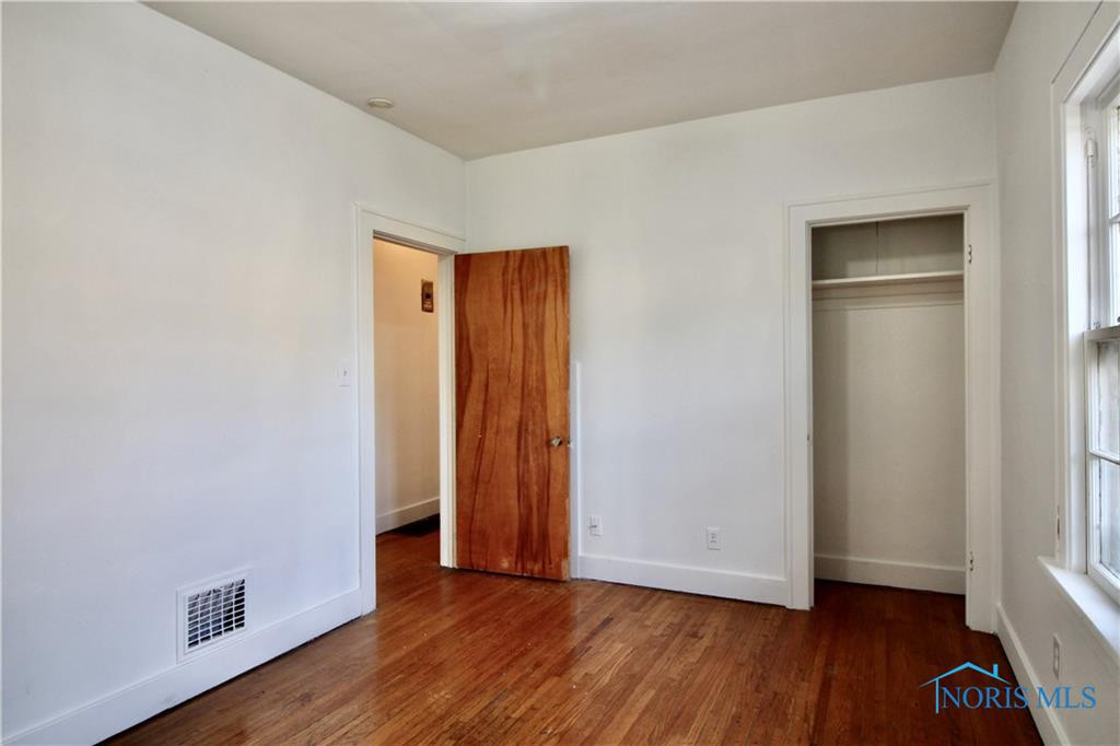 2547 Greenway Street