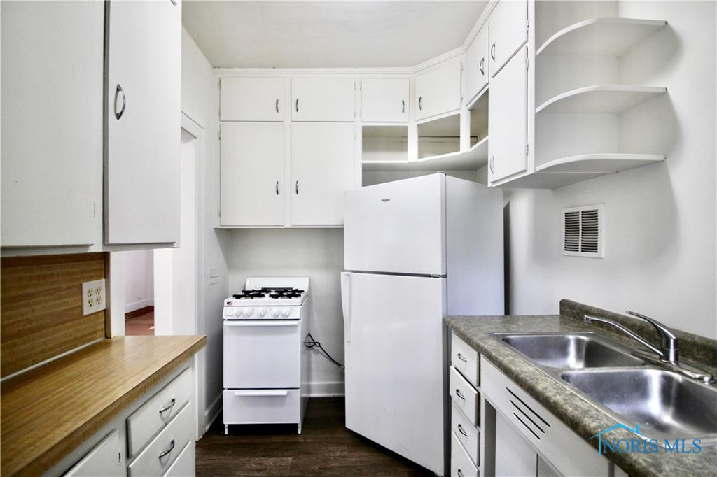 2547 Greenway Street