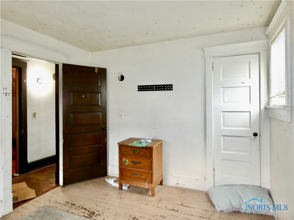 260 E 6th Street