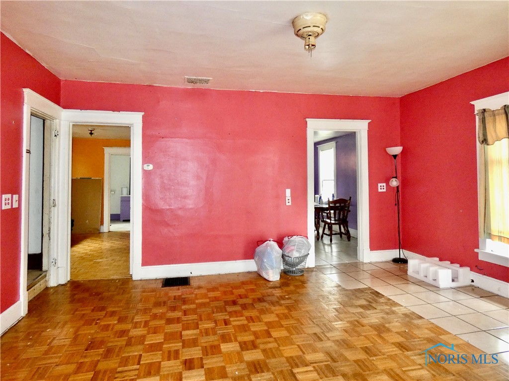 260 E 6th Street