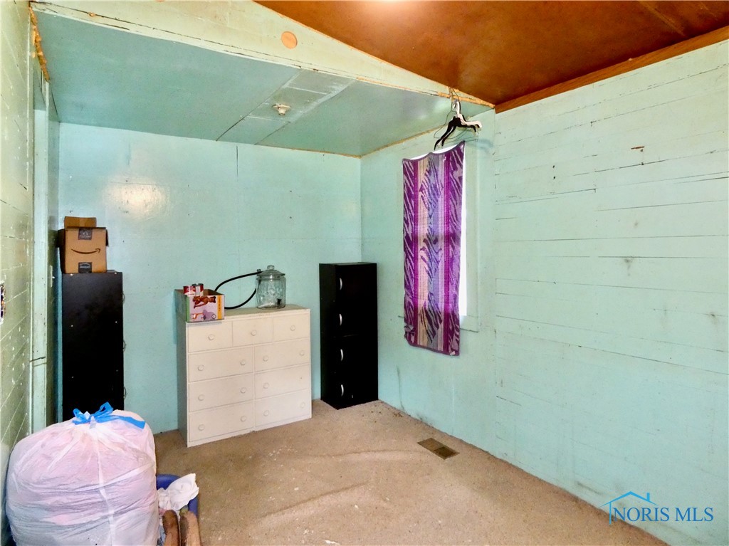 260 E 6th Street