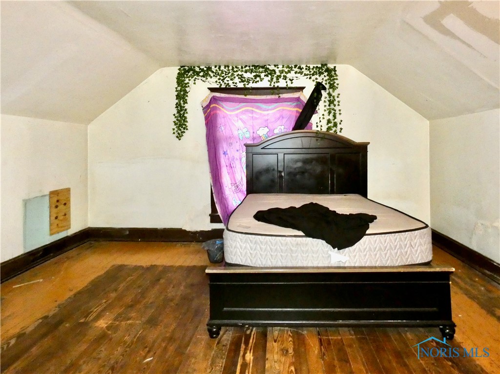 260 E 6th Street