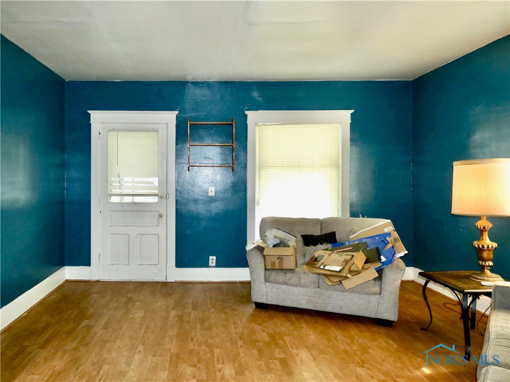 260 E 6th Street