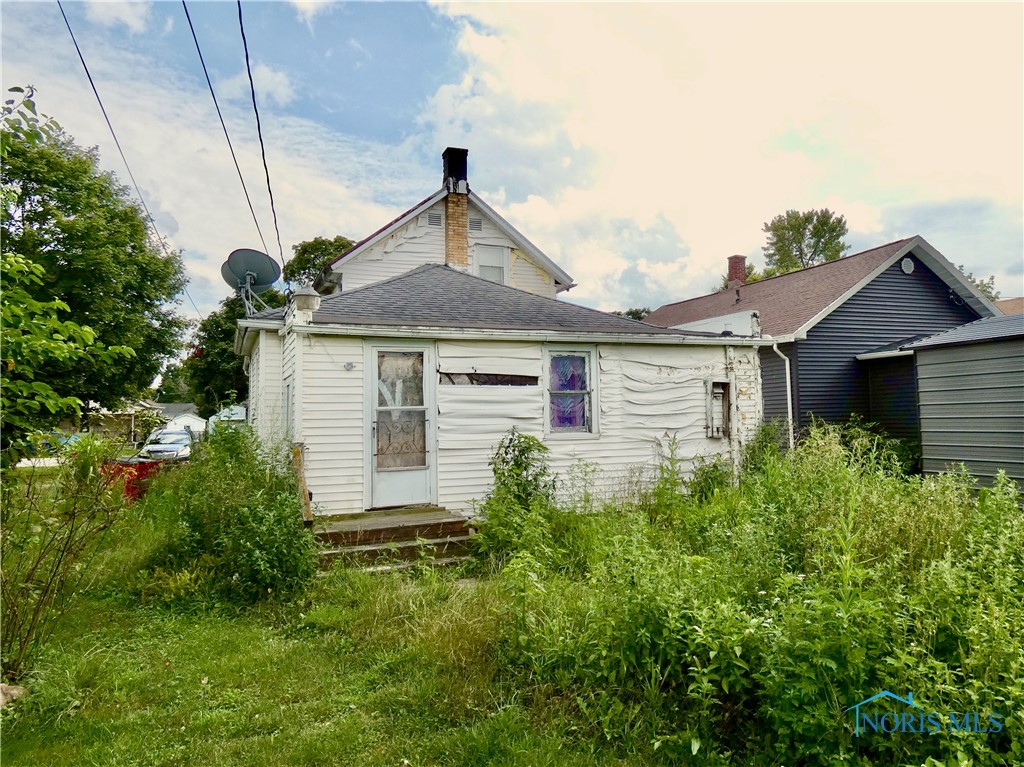 260 E 6th Street