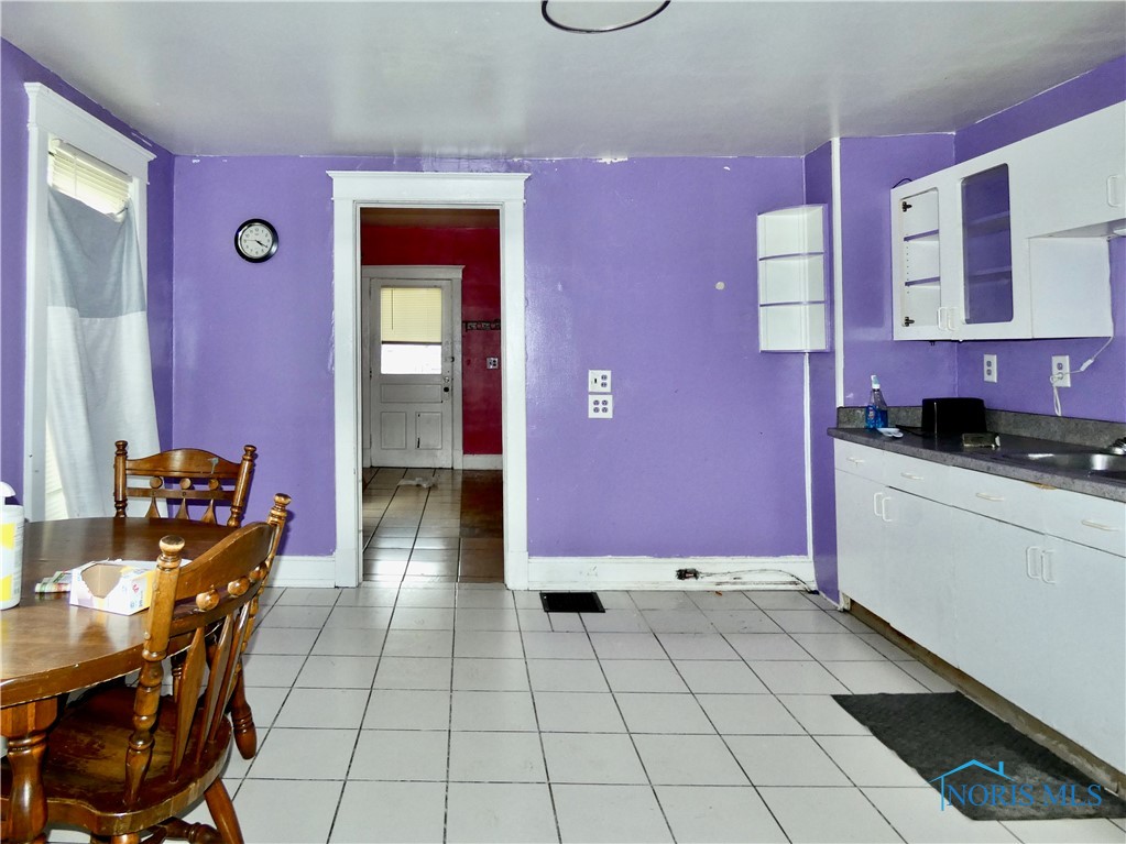 260 E 6th Street