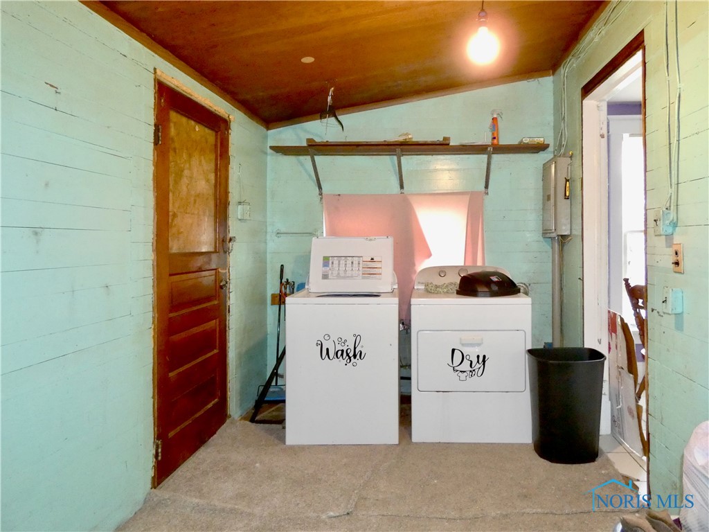 260 E 6th Street