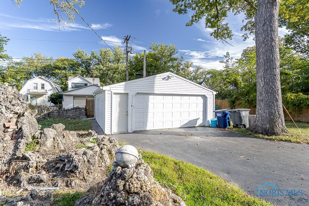 1264 Fernwood Avenue