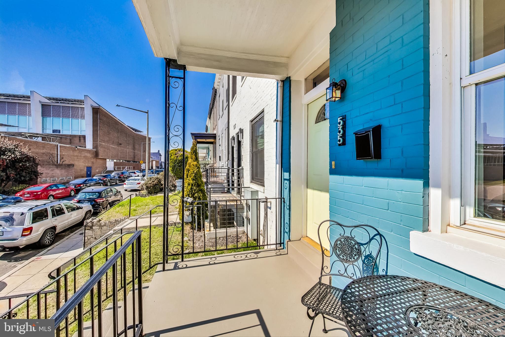 535 Gresham Pl NW