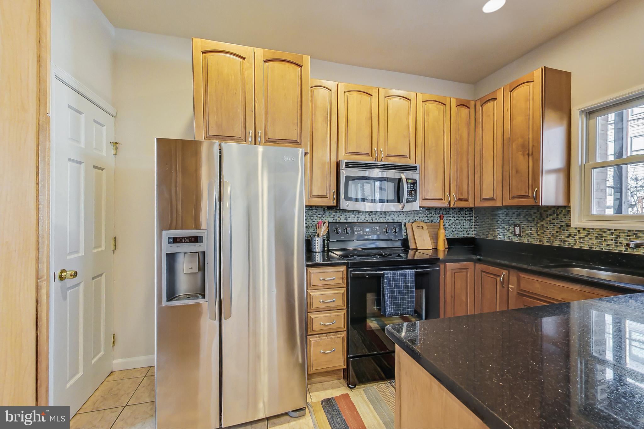 535 Gresham Pl NW