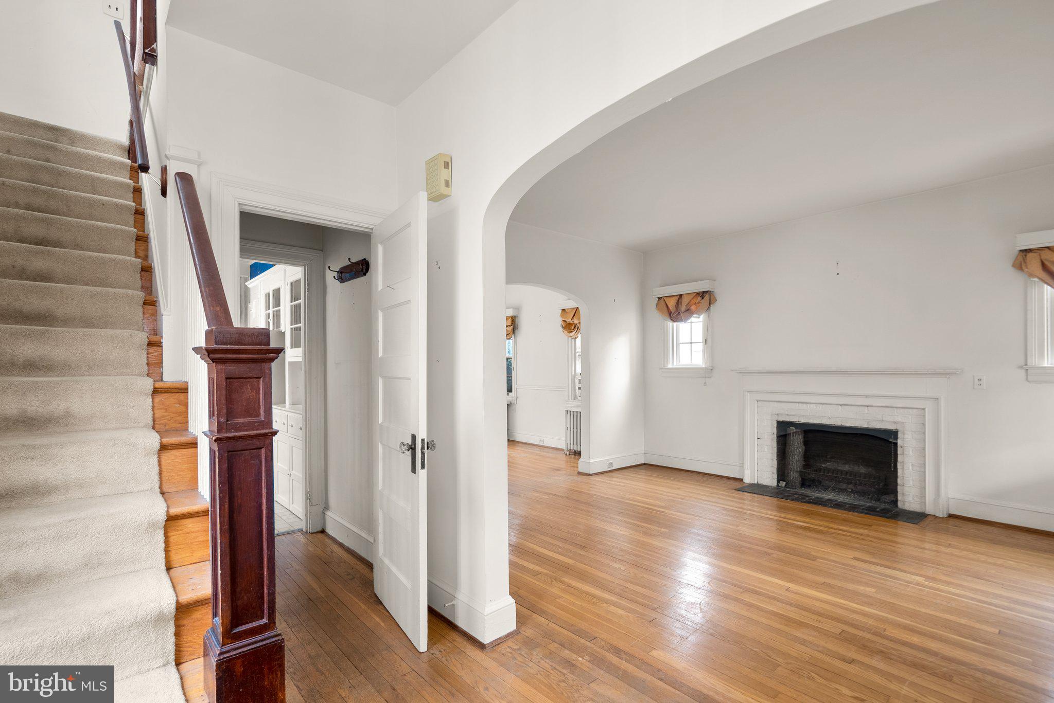 4623 44th St NW
