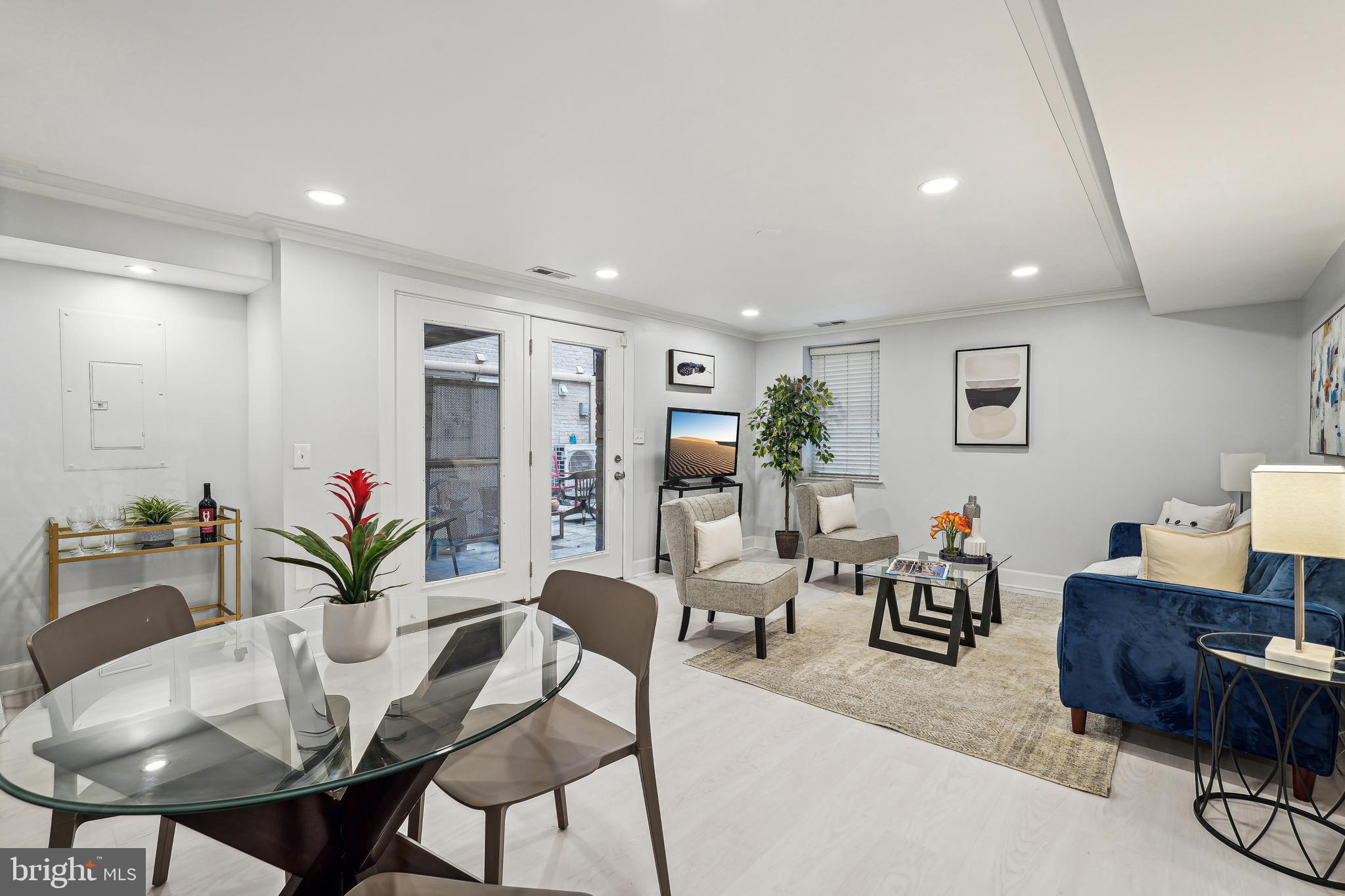14 S St NE #103