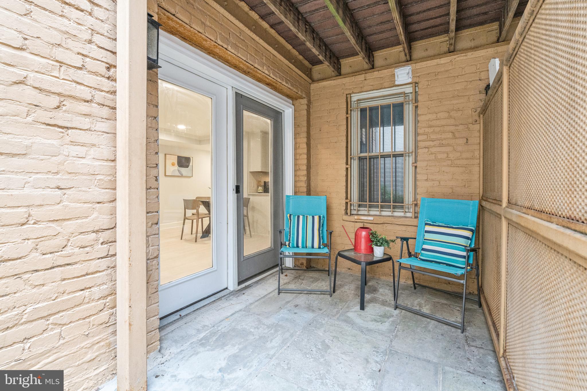 14 S St NE #103