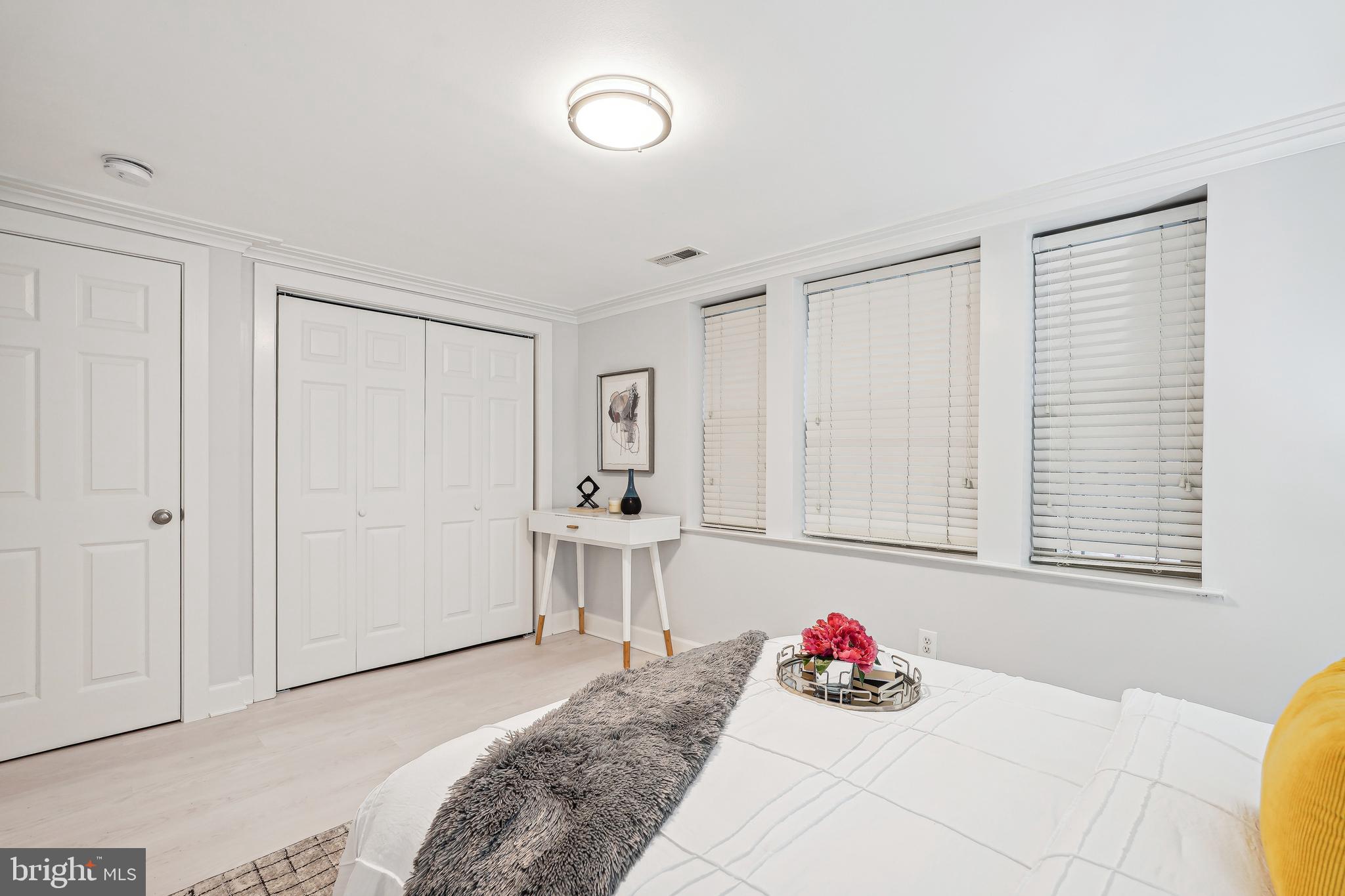 14 S St NE #103