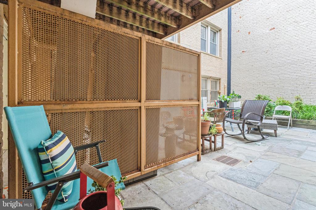 14 S St NE #103