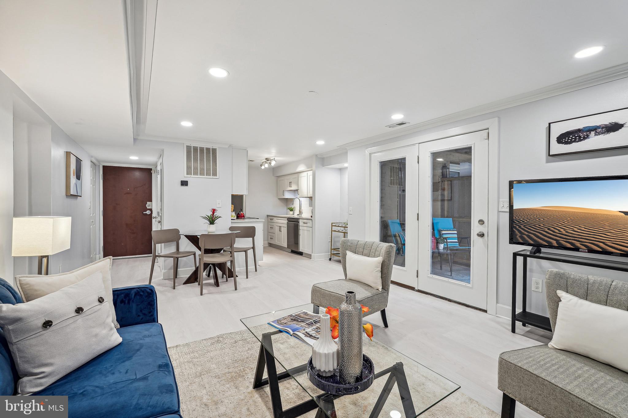 14 S St NE #103