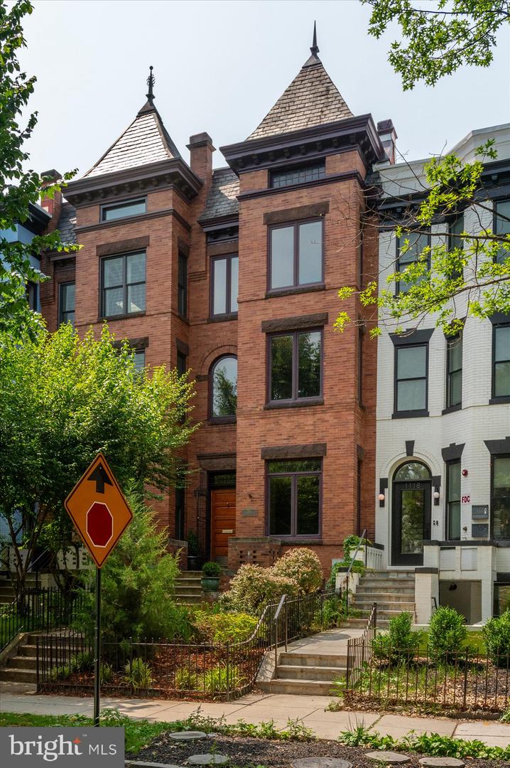 1116 Lamont St NW