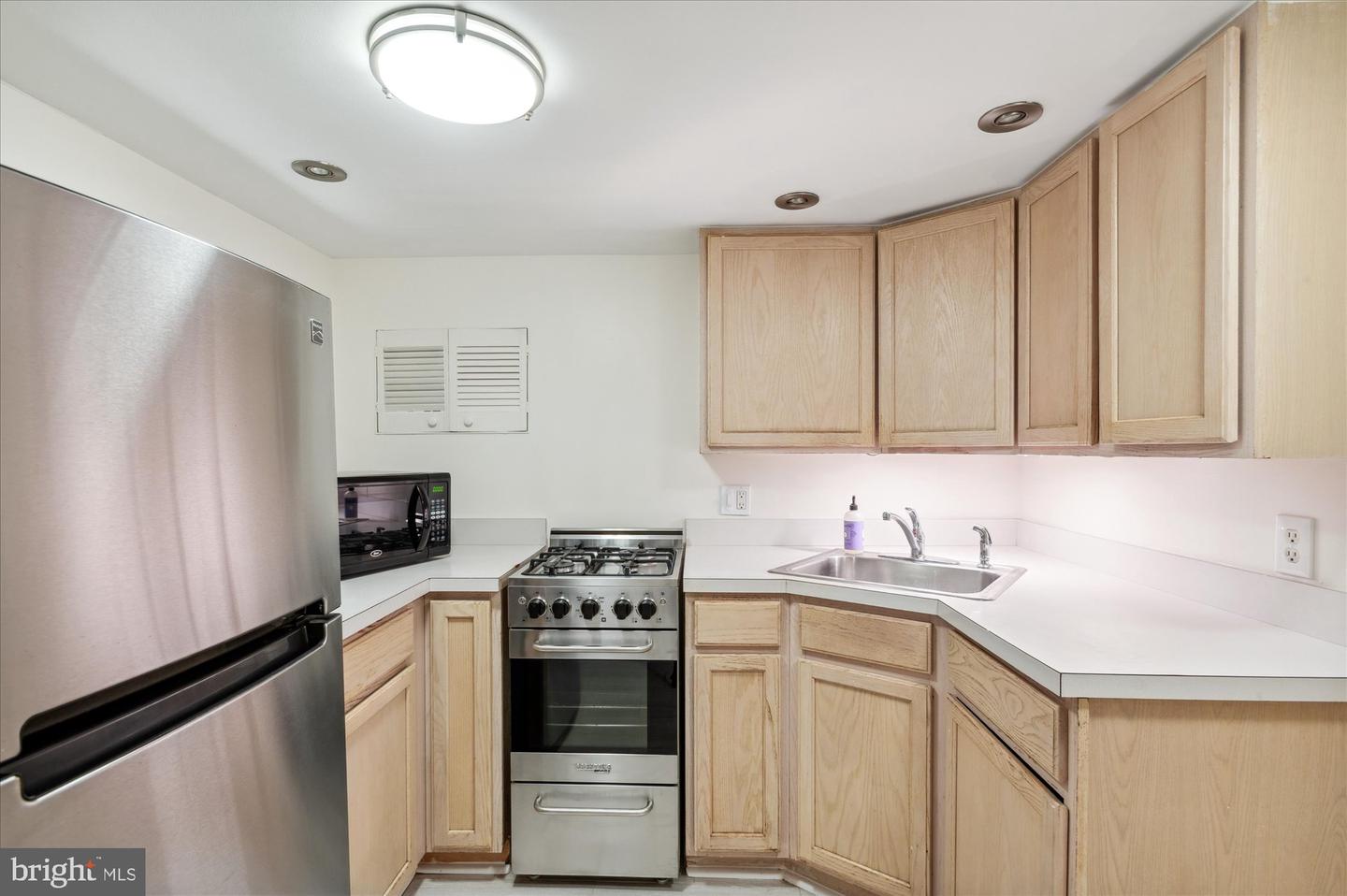 1116 Lamont St NW