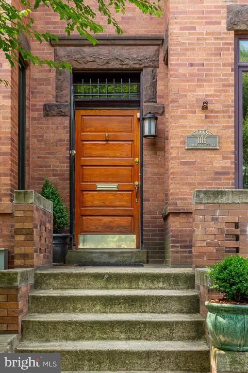 1116 Lamont St NW