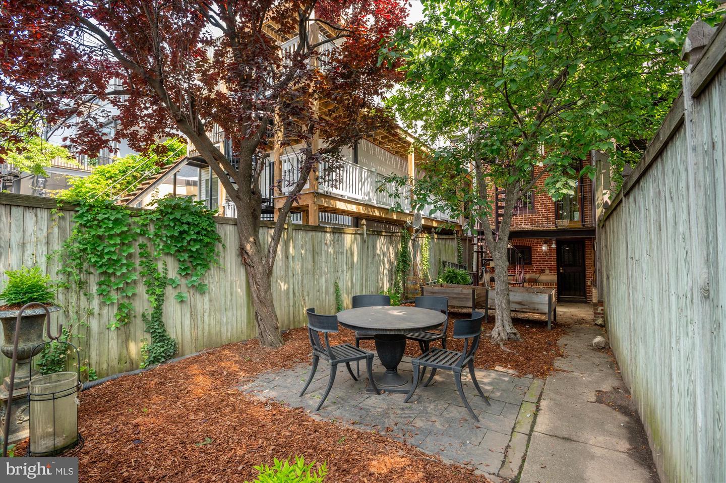 1116 Lamont St NW