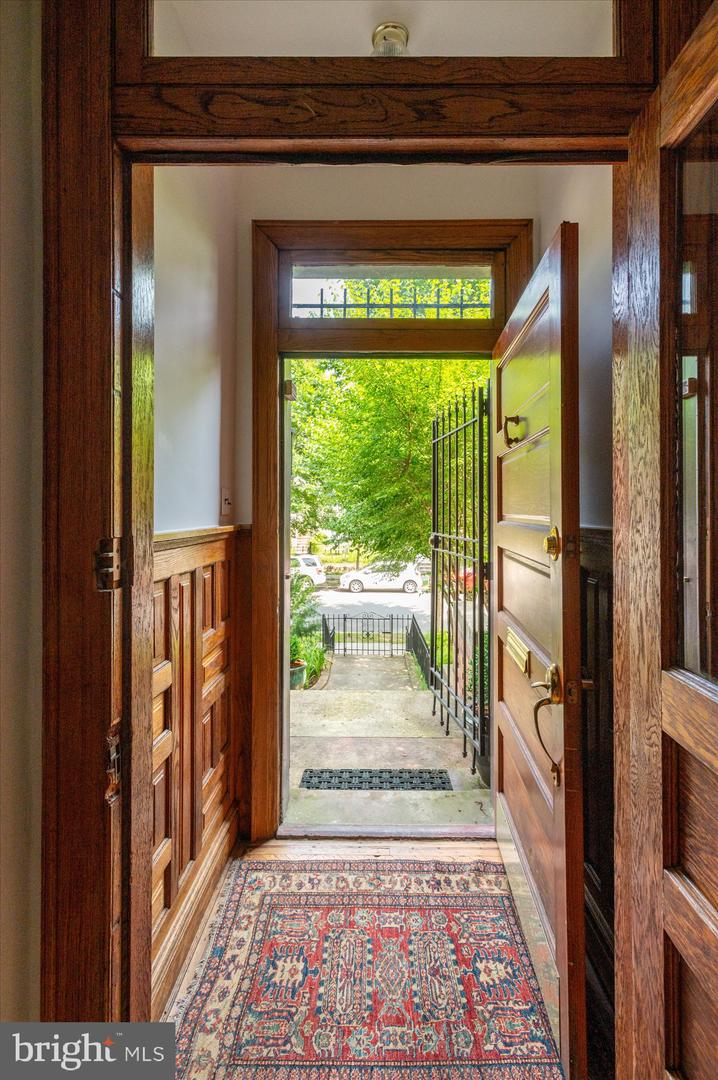 1116 Lamont St NW