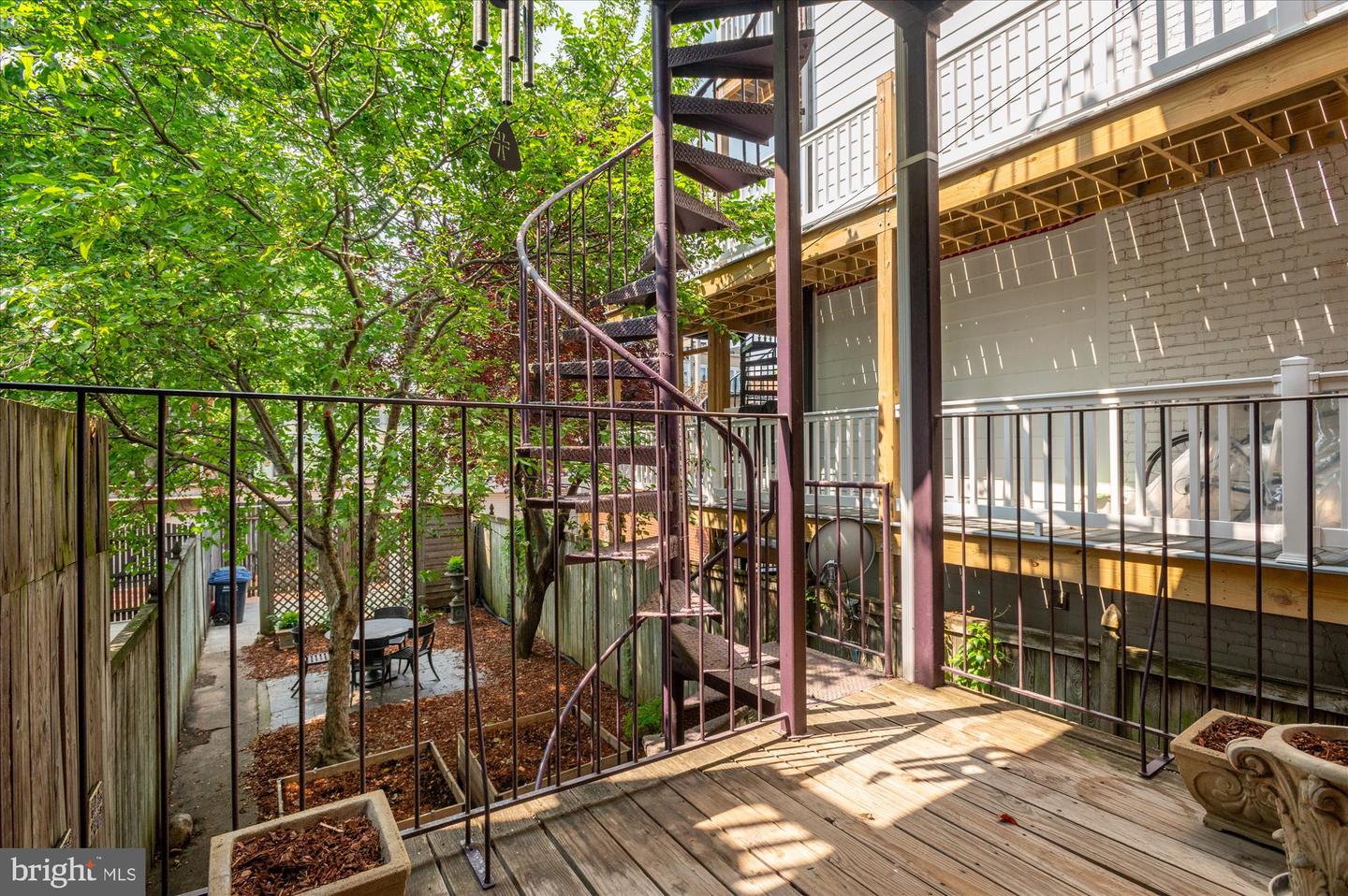 1116 Lamont St NW