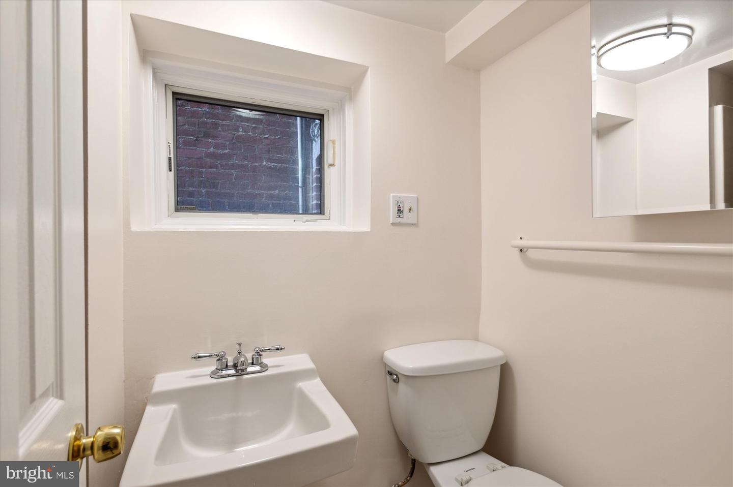 1116 Lamont St NW