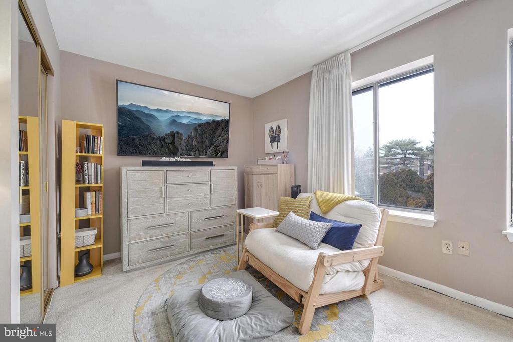 576 BRUMMEL COURT NW Unit: 576