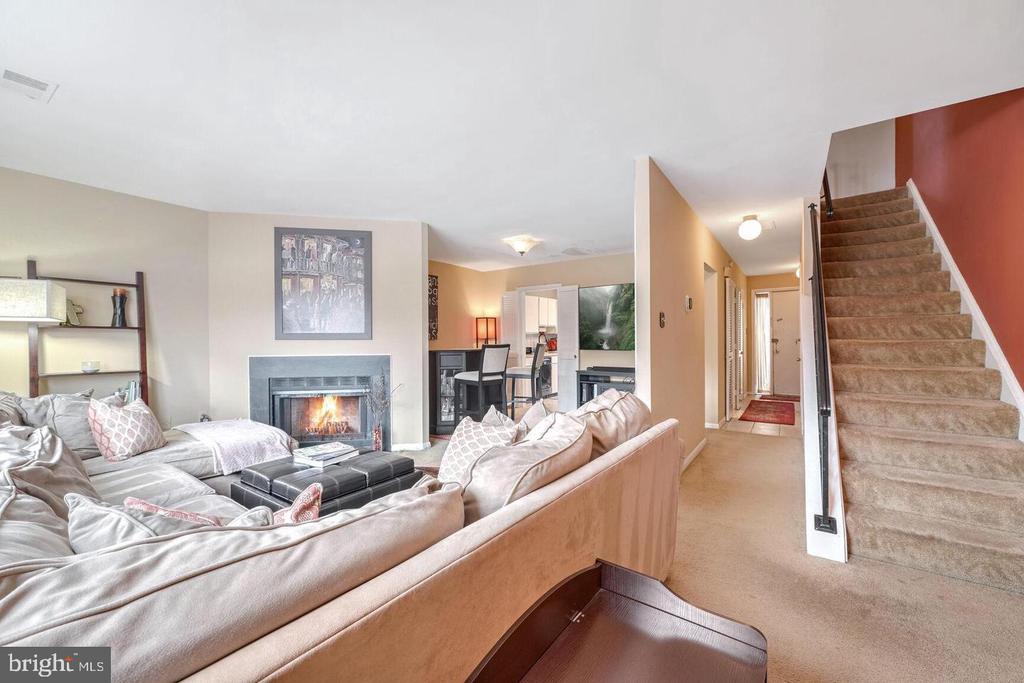 576 BRUMMEL COURT NW Unit: 576
