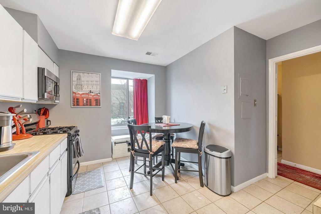 576 BRUMMEL COURT NW Unit: 576